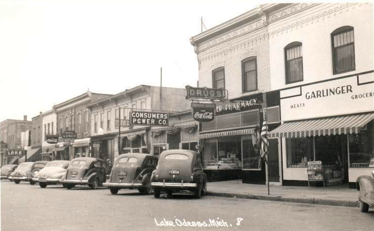 Lake Theatre - OLD POST CARD (newer photo)
